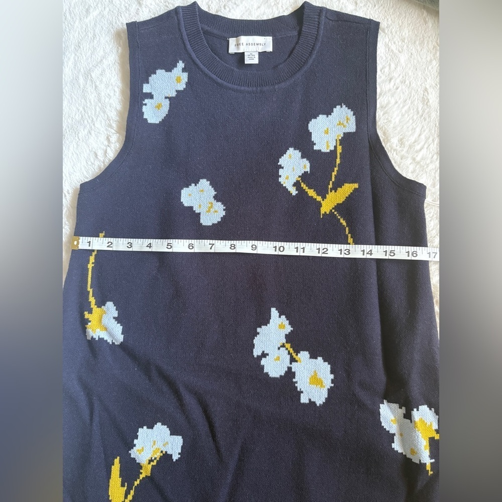 Floral Sleeveless Midi Dress - Navy and White - Picture 6 of 9